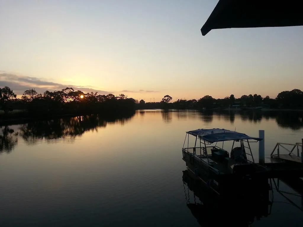 Nightcap At Waterfront Hotel Maroochydore